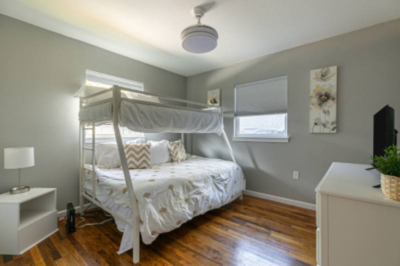 House for rent at 5435 N Columbia Blvd, Portland, OR 97203