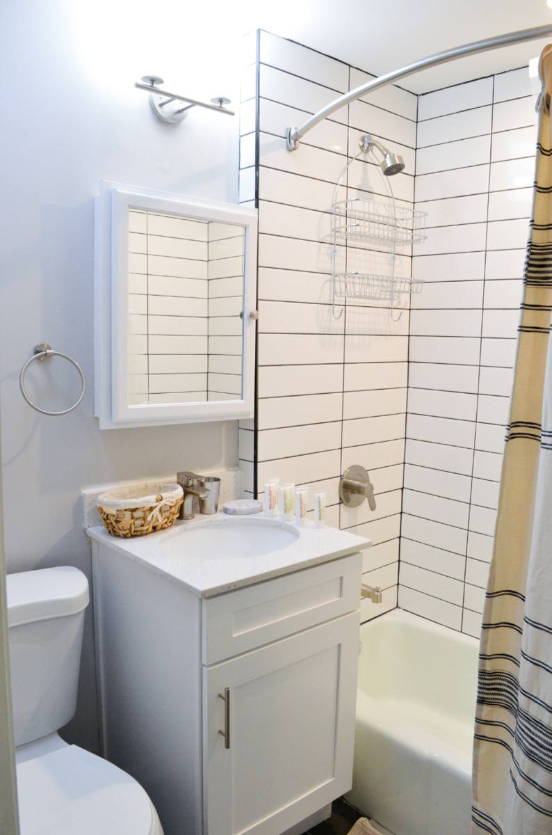 Apartment for rent at 855-2B W Barry Ave, Chicago, IL 60657