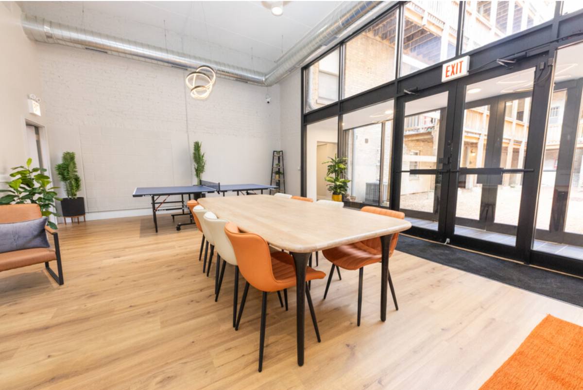 Apartment for rent at 855-2B W Barry Ave, Chicago, IL 60657