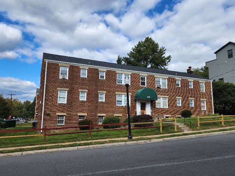 Apartment for rent at 5723 10th Rd N #8, Arlington, VA 22205