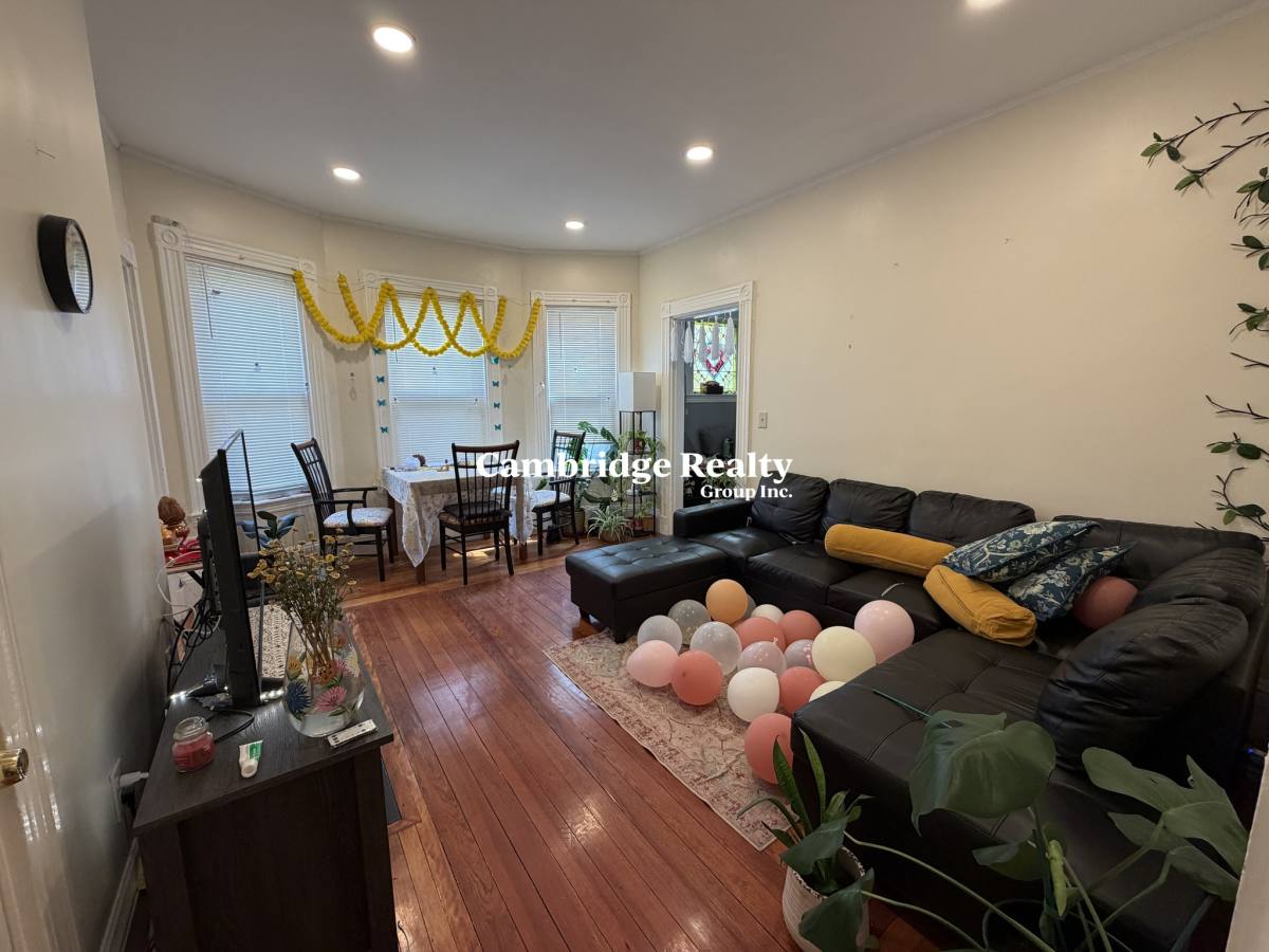 Apartment for rent at 31 Mansfield St #1, Allston, MA 02134