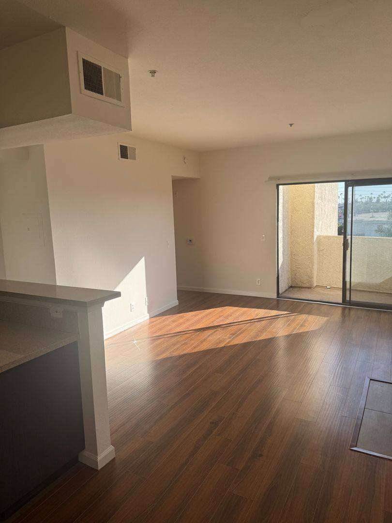 Apartment for rent at 1210 Venice Blvd, Venice, CA 90291
