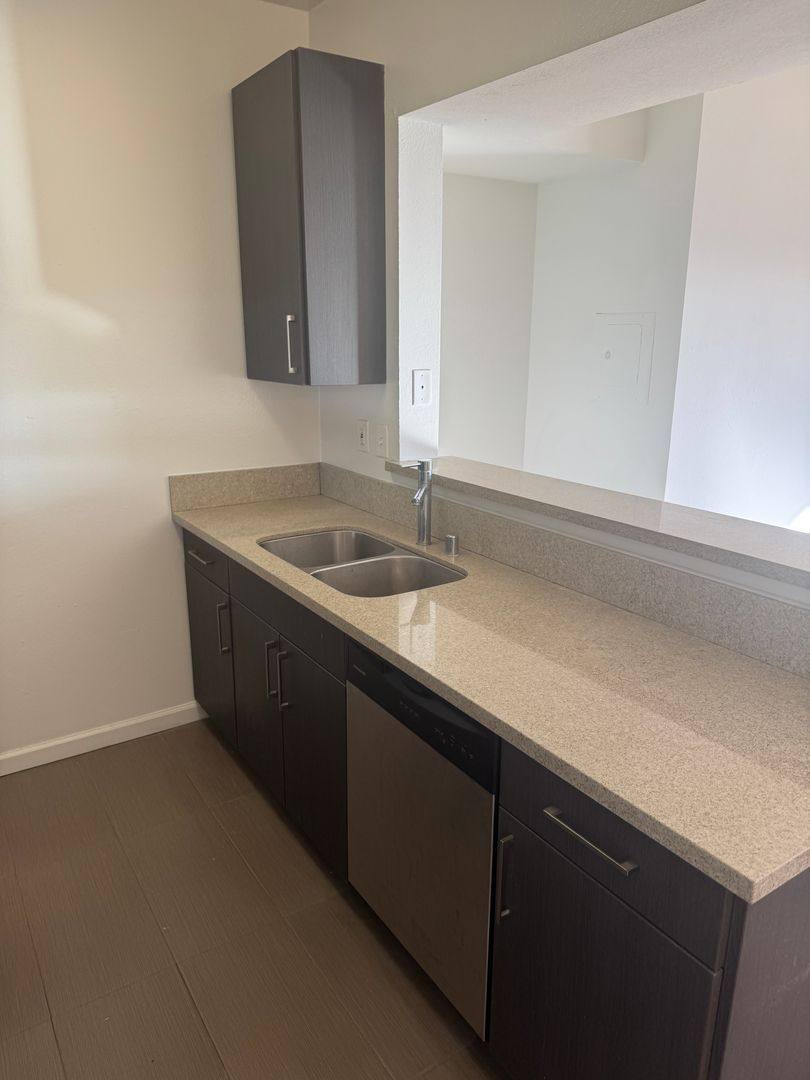 Apartment for rent at 1210 Venice Blvd, Venice, CA 90291