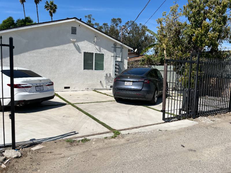 Apartment for rent at 2910 S Budlong Ave, Los Angeles, CA 90007
