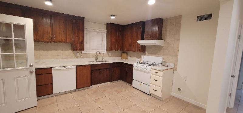 House for rent at 10019 Tujunga Canyon Blvd, Tujunga, CA 91042