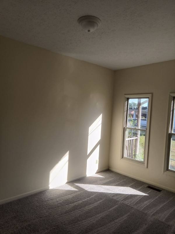Apartment for rent at 913 S Limestone St, Springfield, OH 45505
