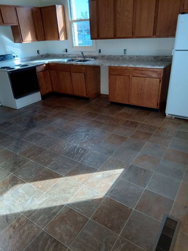 Apartment for rent at 913 S Limestone St, Springfield, OH 45505