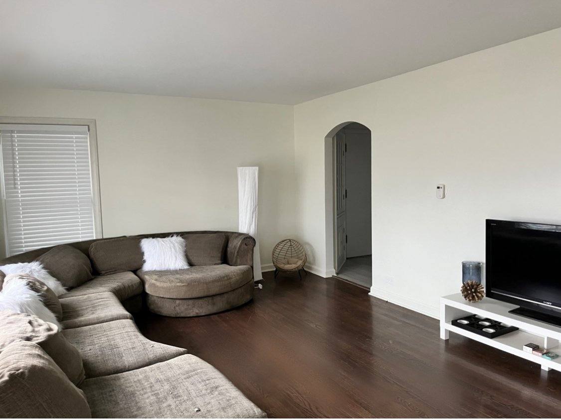 House for rent at 310 Hillside Ave, Elmhurst, IL 60126