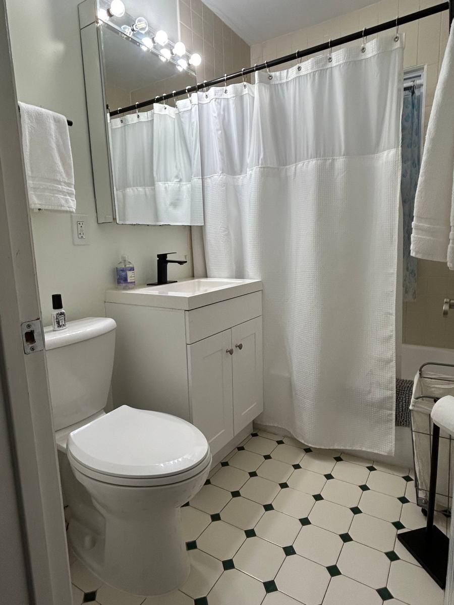 House for rent at 310 Hillside Ave, Elmhurst, IL 60126