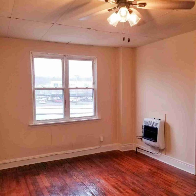 Apartment for rent at 212 20th St, Huntington, WV 25703