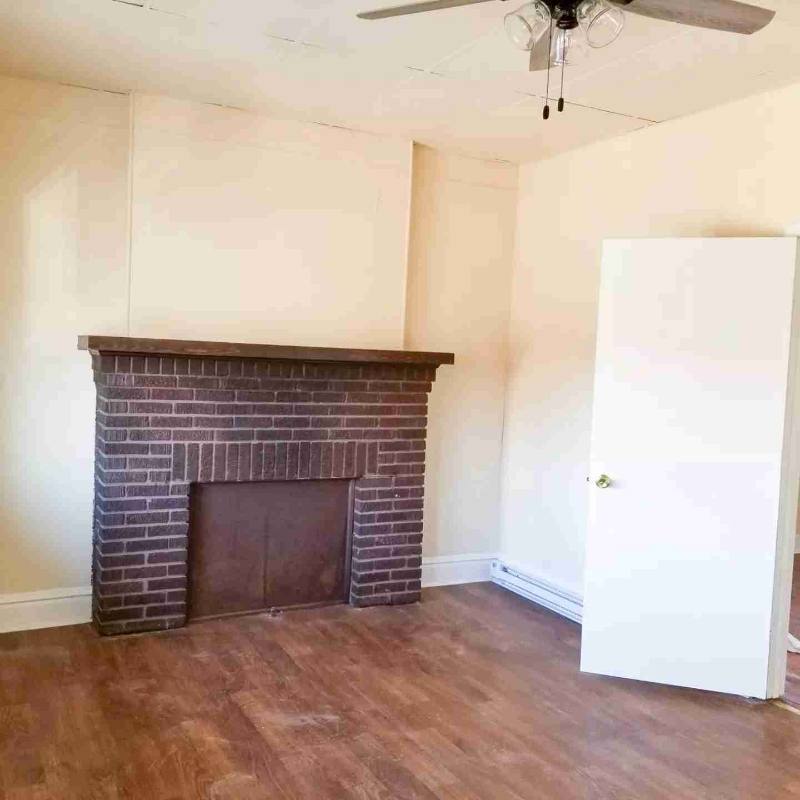 Apartment for rent at 212 20th St, Huntington, WV 25703