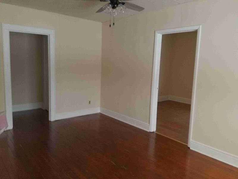Apartment for rent at 212 20th St, Huntington, WV 25703