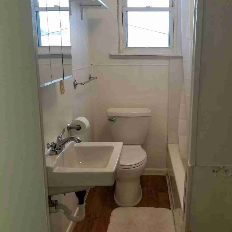 Apartment for rent at 212 20th St, Huntington, WV 25703