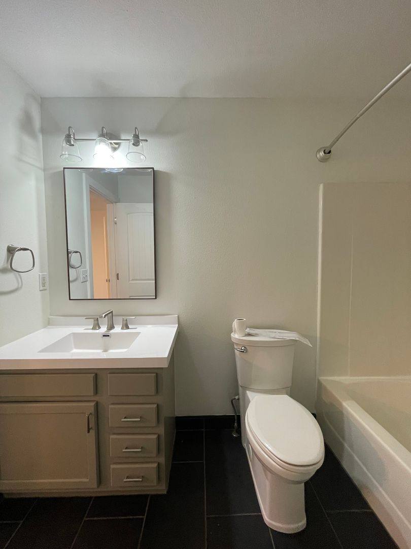 Apartment for rent at 1009 N 24th St, Ozark, MO 65721