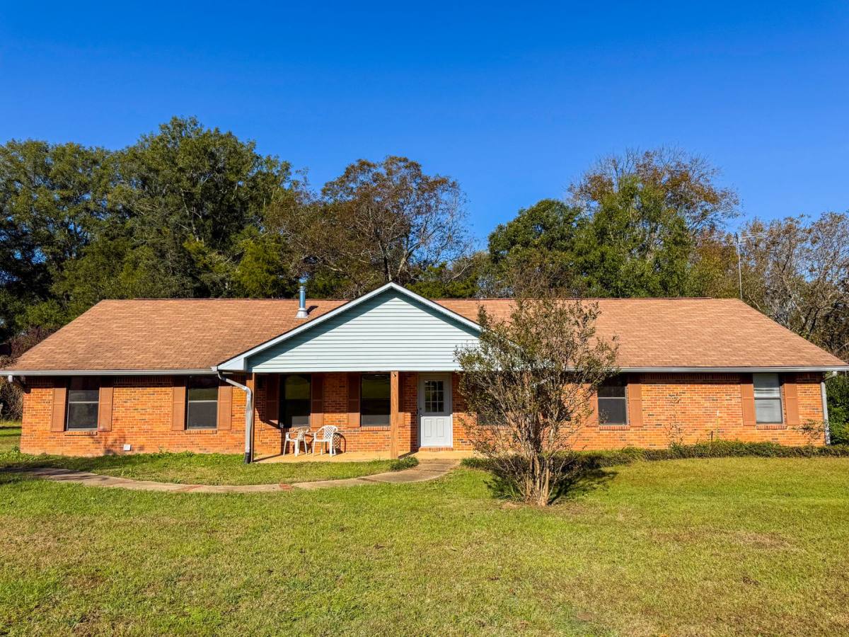 House for rent at 2241 Highway 25 S, Starkville, MS 39759