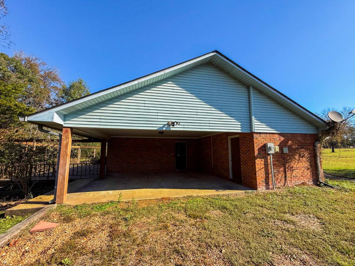 House for rent at 2241 Highway 25 S, Starkville, MS 39759