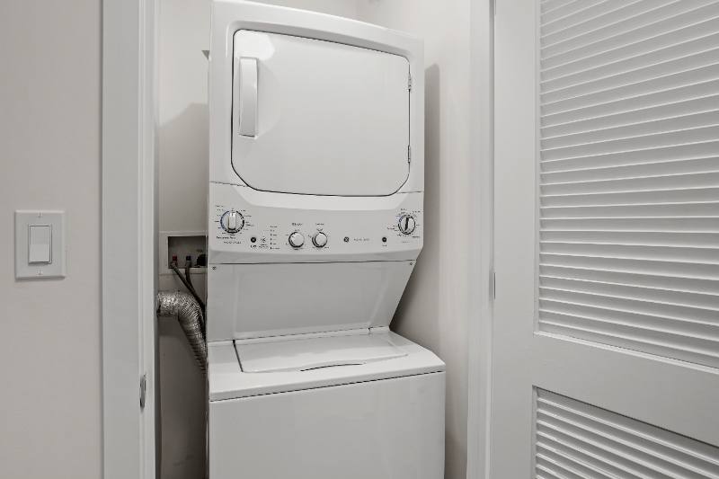 Apartment for rent at 152 W Superior St, Chicago, IL 60654