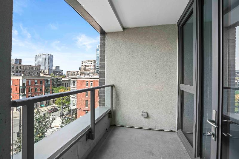 Apartment for rent at 152 W Superior St, Chicago, IL 60654