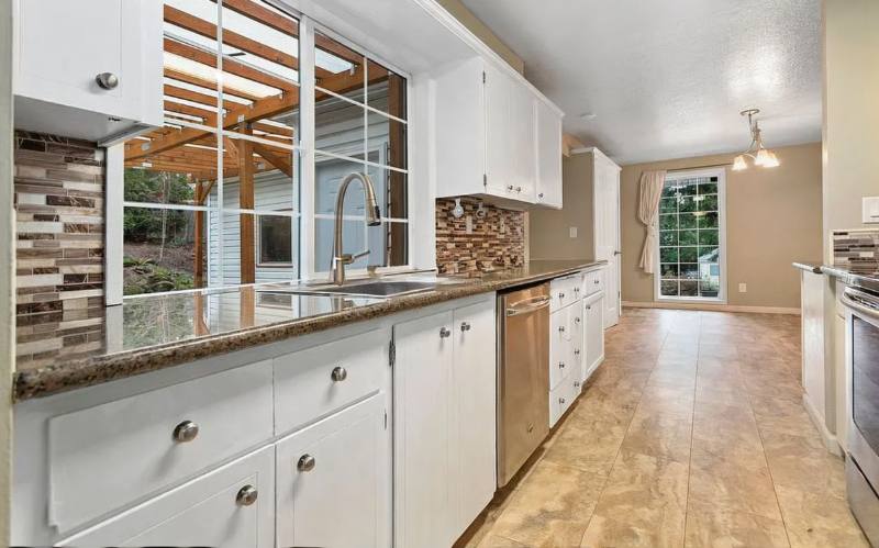 House for rent at 6593 SE Thiessen Rd, Portland, OR 97267