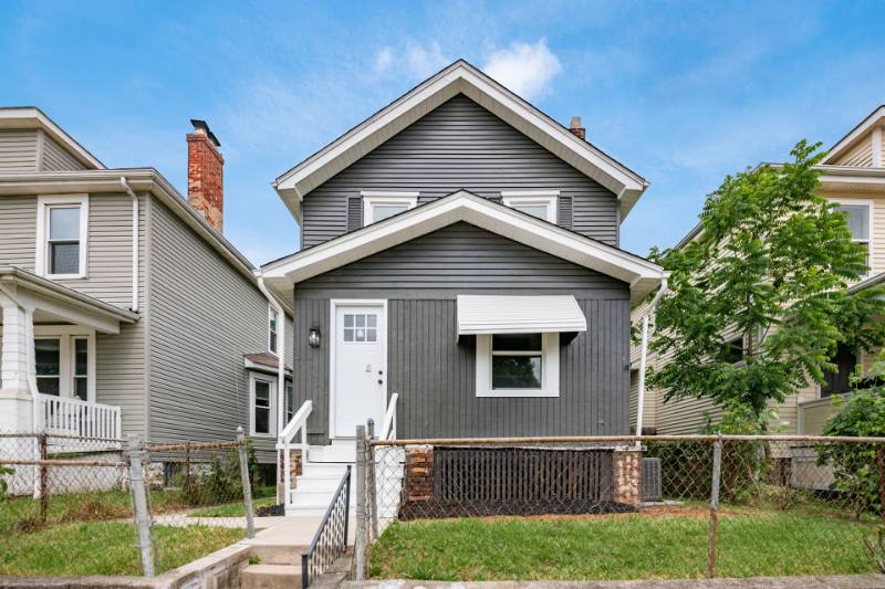 House for rent at 960 Carpenter St, Columbus, OH 43206