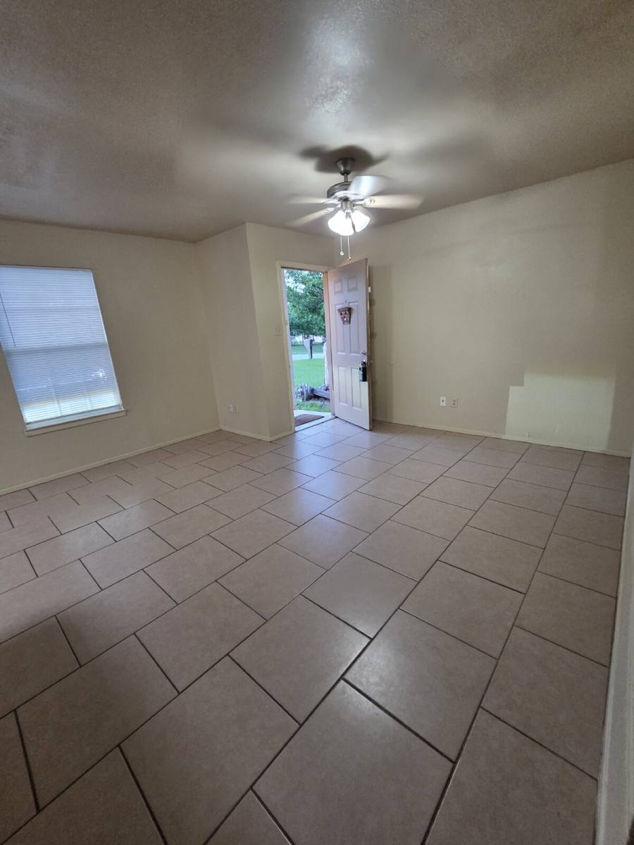 Apartment for rent at 705 N St #A, Weatherford, TX 76086