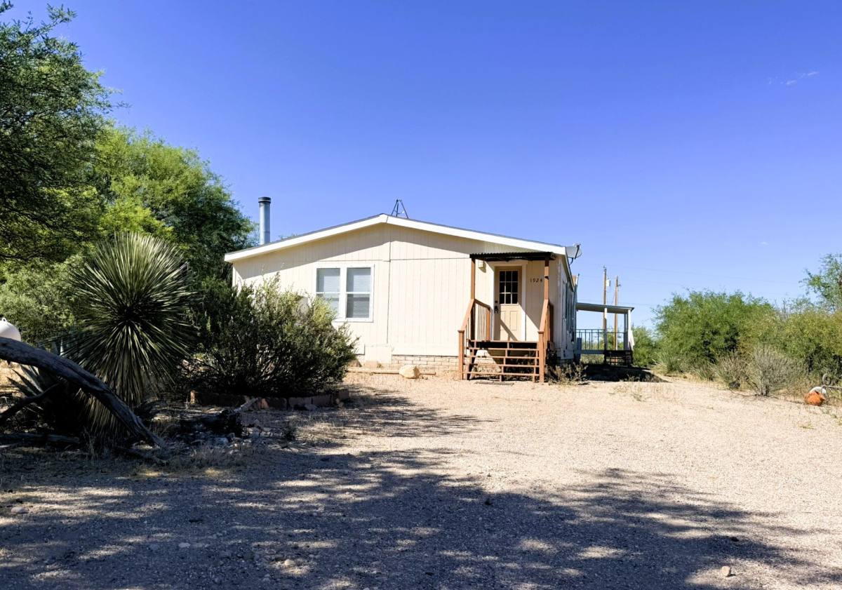 House for rent at 1924 E Blackberry Lane, Sierra Vista, AZ 85635