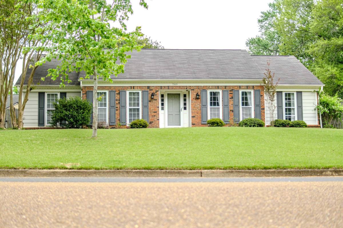 House for rent at 7969 Cross Ridge Dr, Germantown, TN 38138