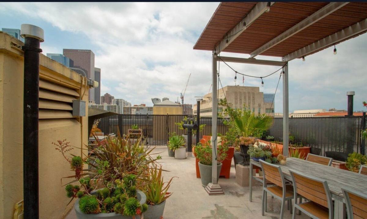 Apartment for rent at 108 W 2nd St #206, Los Angeles, CA 90012