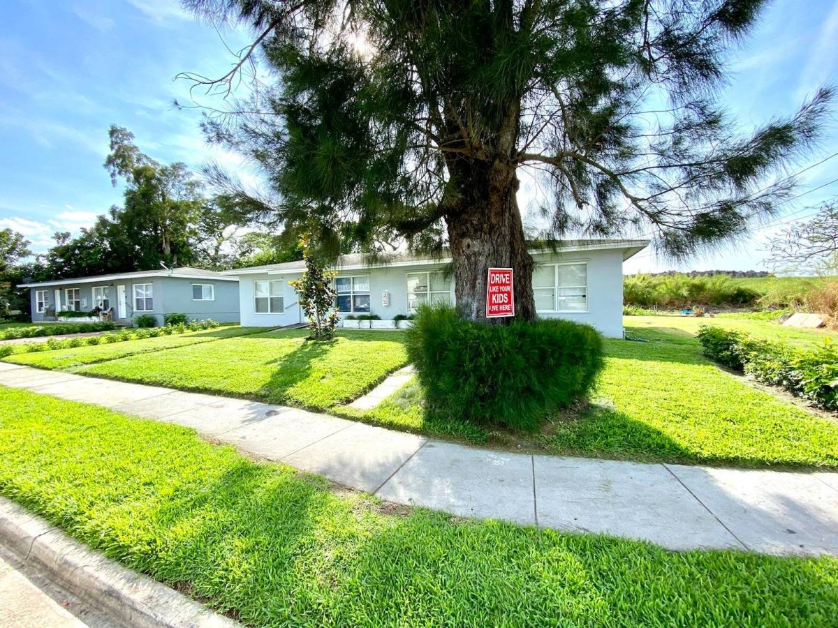 Apartment for rent at 37280 Okeechobee Ave #21, Canal Point, FL 33438