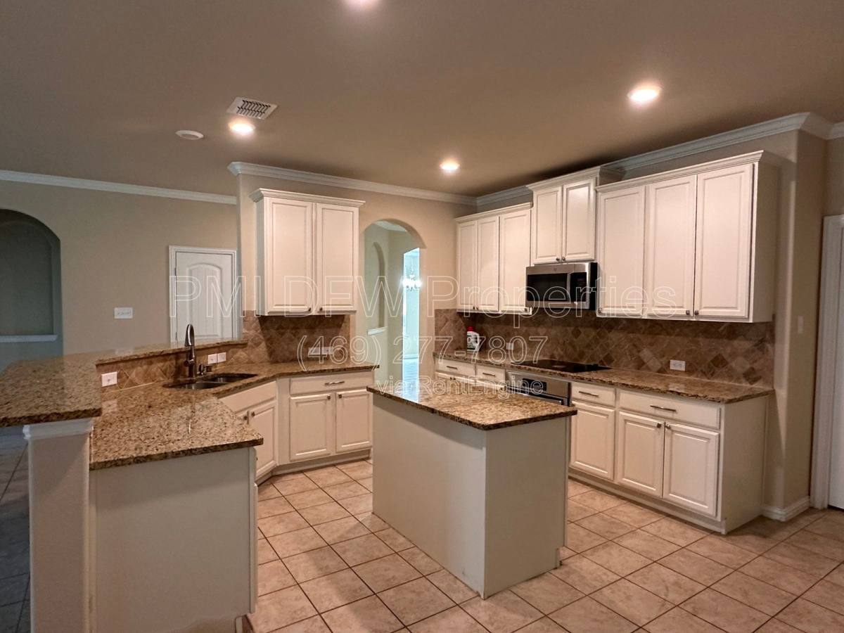Townhouse for rent at 16612 Stillhouse Hollow Court, Prosper, TX 75078