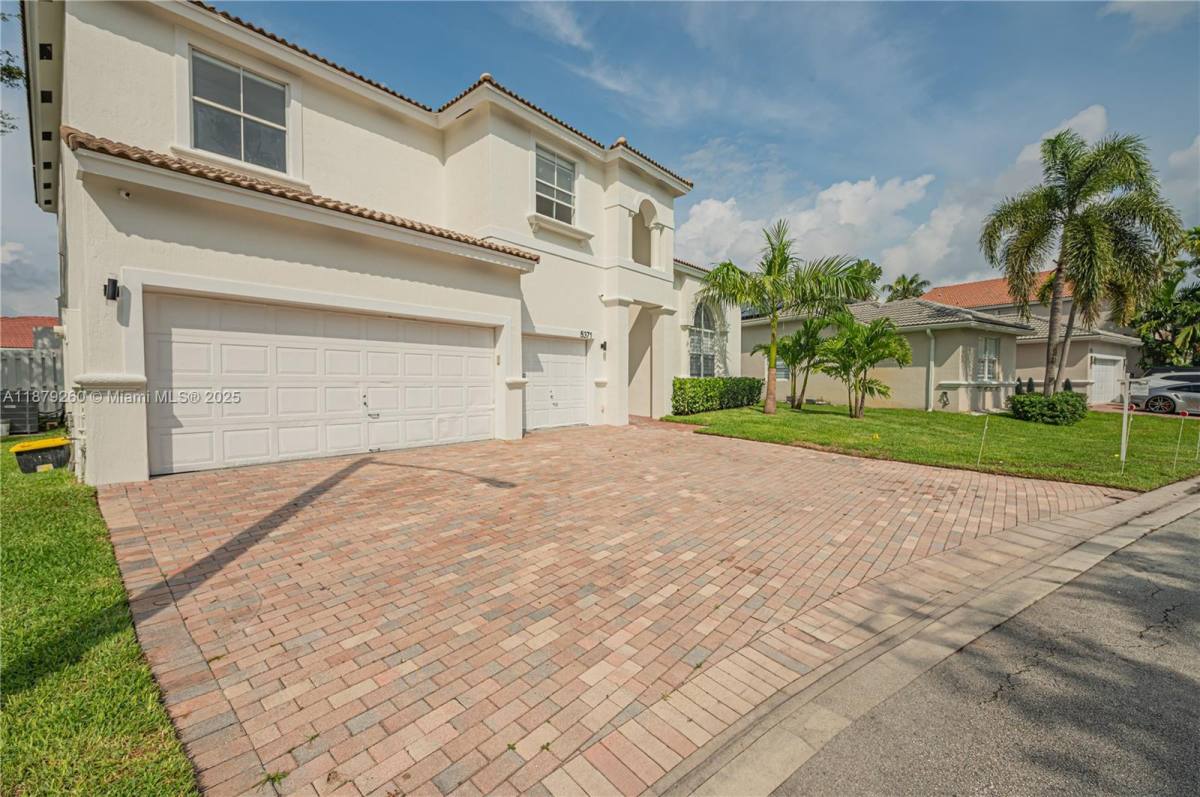 House for rent at 5371 SW 32nd Terrace, Hollywood, FL 33023