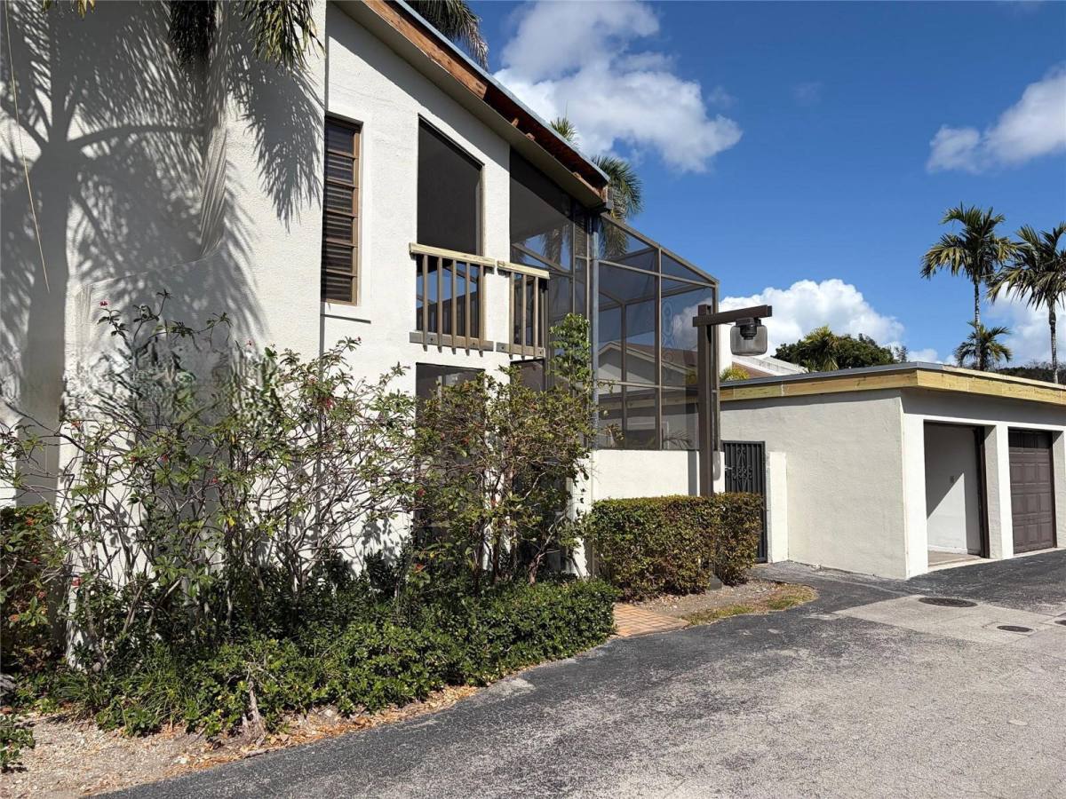House for rent at 6681 SW 71st Court, Miami, FL 33143