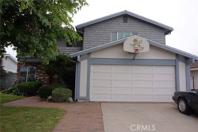 House for rent at 9281 Woodcrest Dr, Huntington Beach, CA 92646
