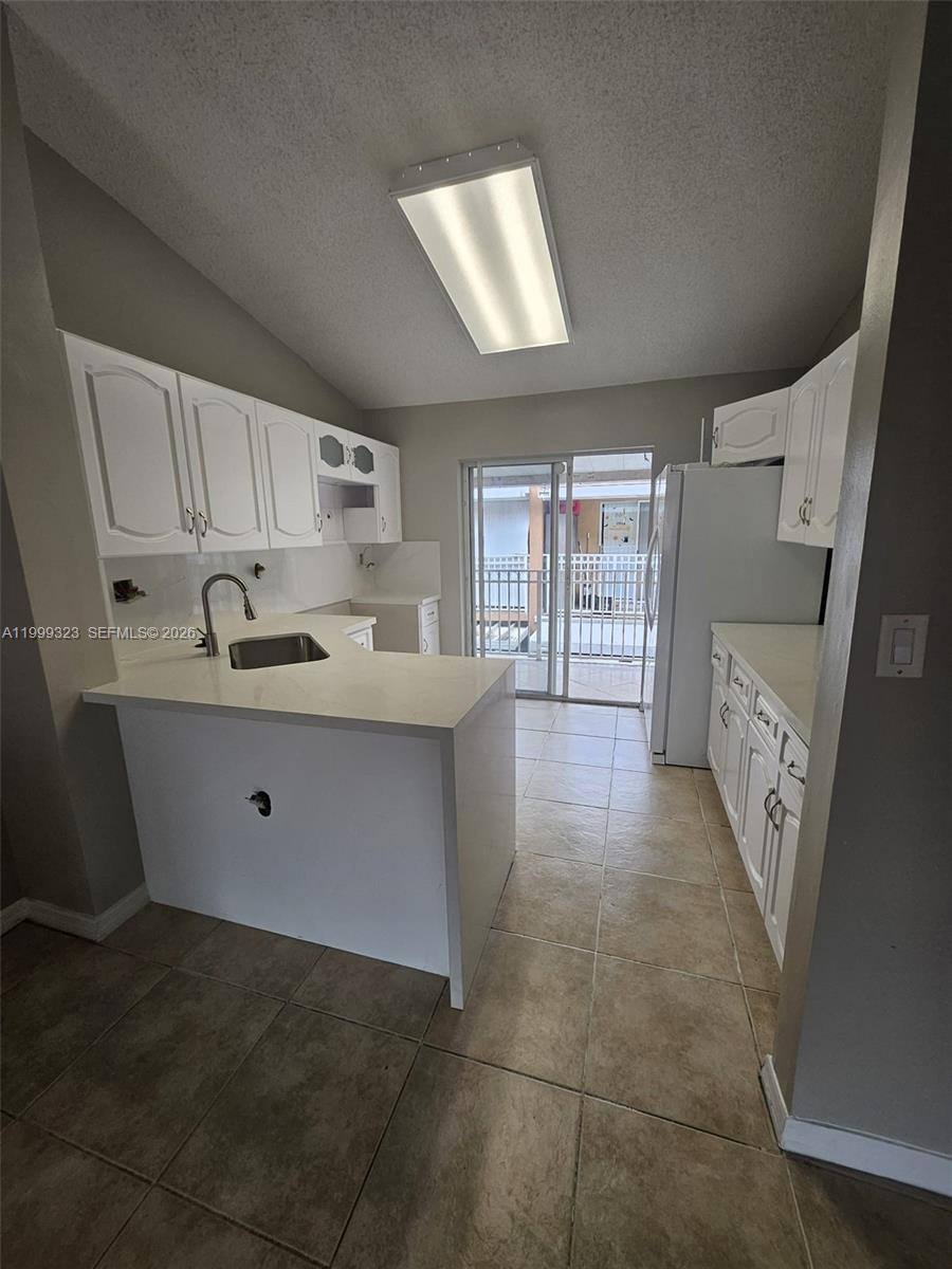 Townhouse for rent at 2527 W 76th St, Hialeah, FL 33016