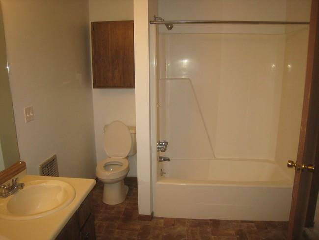 Apartment for rent at 211 Georges Dr, Charleston, WV 25306