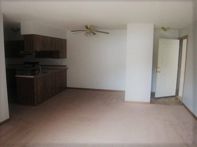 Apartment for rent at 211 Georges Dr, Charleston, WV 25306