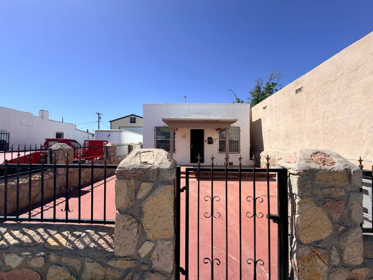 Apartment for rent at 2221 Bassett Ave #A, El Paso, TX 79901