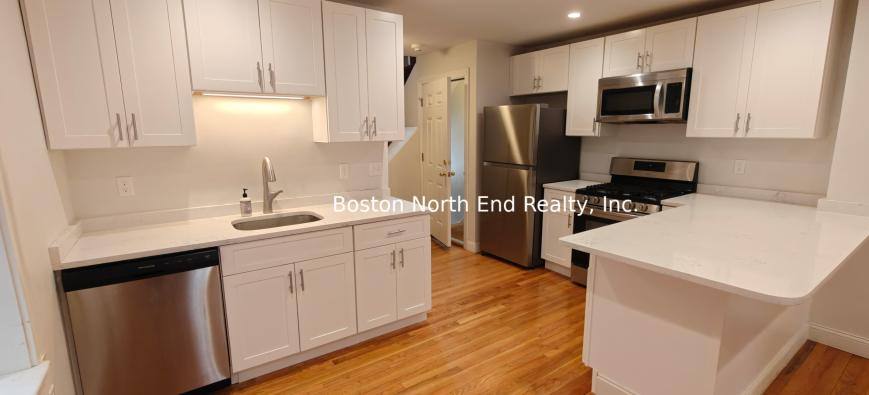 Townhouse for rent at 1 Bakers Alley #2, Boston, MA 02113