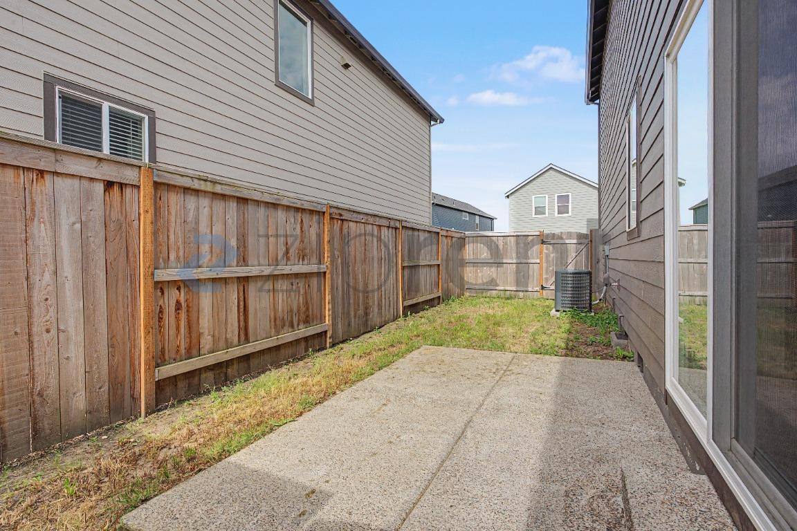 House for rent at 555 Stoller St, Woodburn, OR 97071