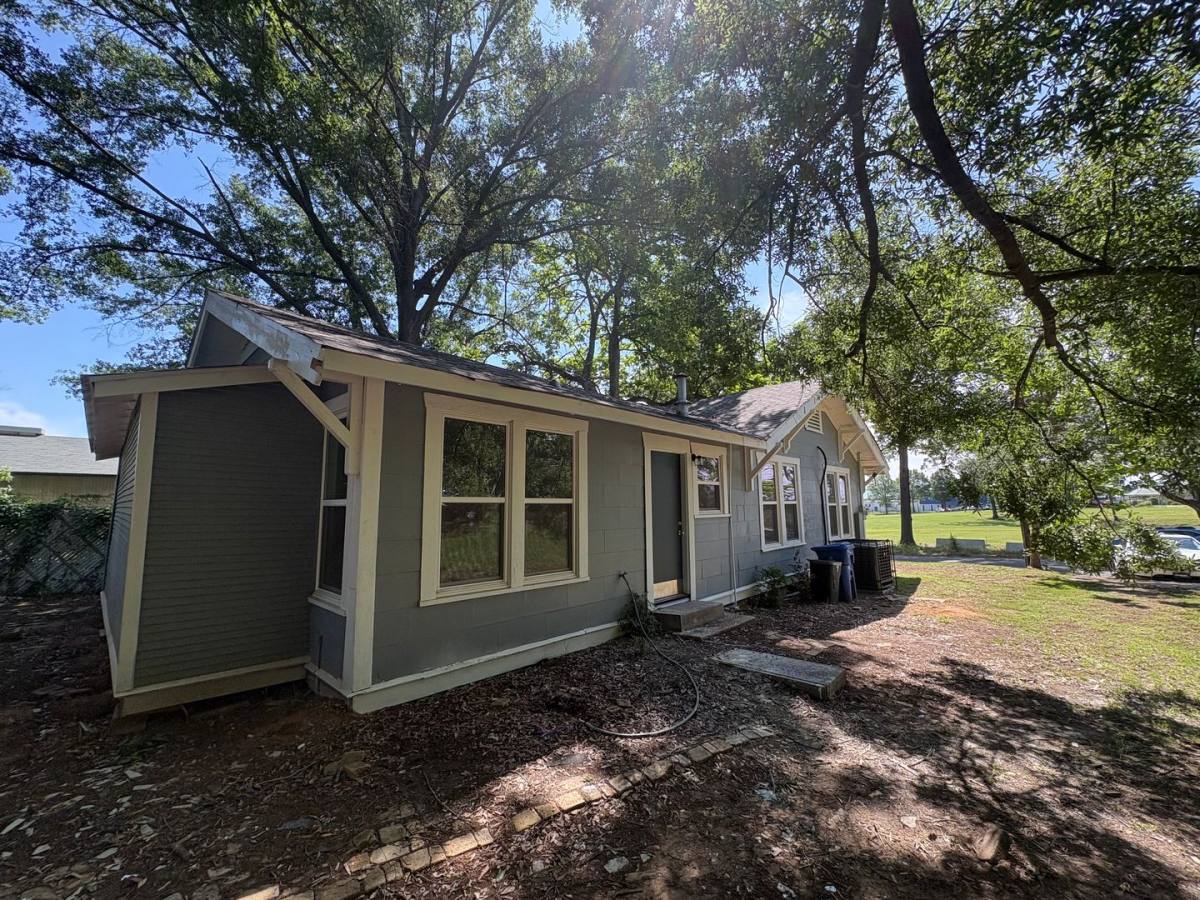 House for rent at 2134 Queens Highway, Shreveport, LA 71103