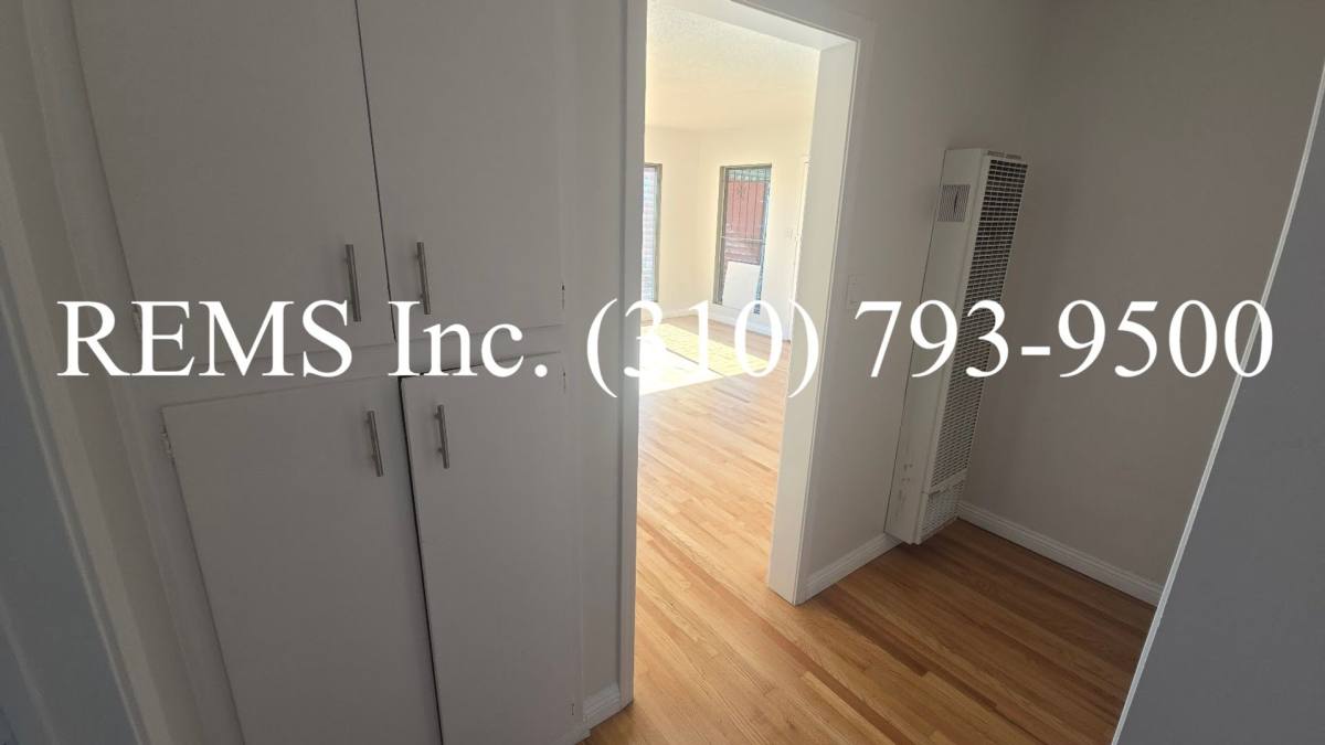 Apartment for rent at 643 E 47th St, Los Angeles, CA 90011