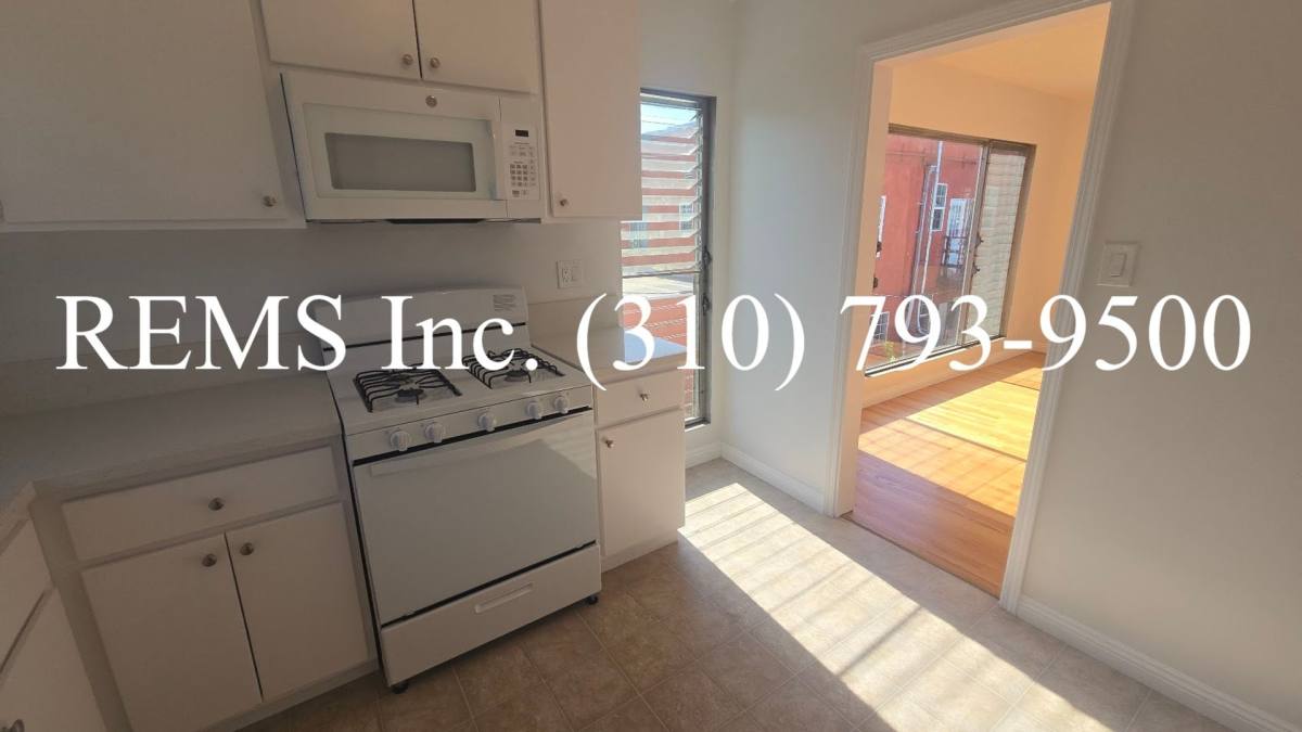 Apartment for rent at 643 E 47th St, Los Angeles, CA 90011