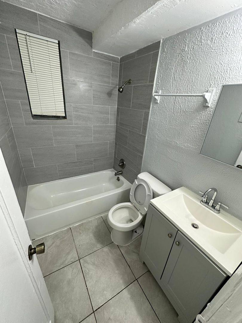 Apartment for rent at 1364 Harrison St, Jacksonville, FL 32206