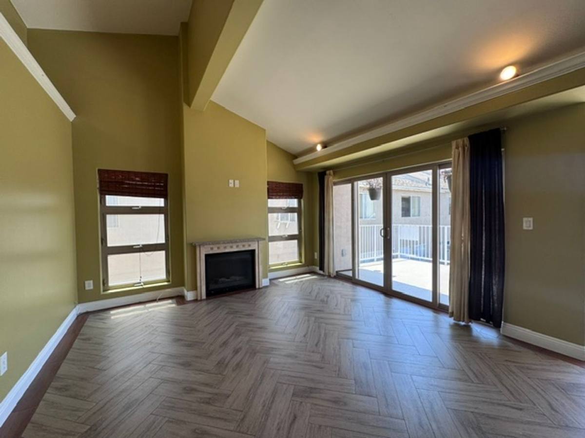 Apartment for rent at 1120 Stanley Ave, Long Beach, CA 90804