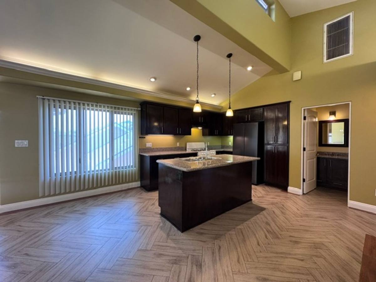 Apartment for rent at 1120 Stanley Ave, Long Beach, CA 90804