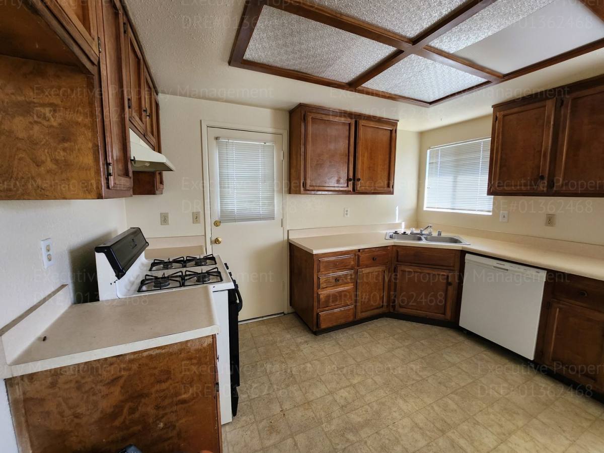 Apartment for rent at 6302 Castleford St, Bakersfield, CA 93313