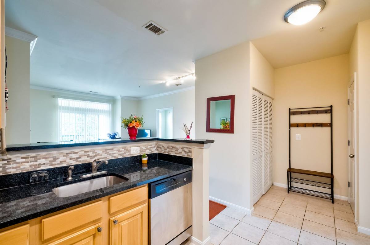 Condo for rent at 2301 25th St S, Arlington, VA 22206