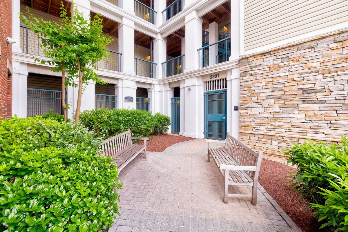 Condo for rent at 2301 25th St S, Arlington, VA 22206