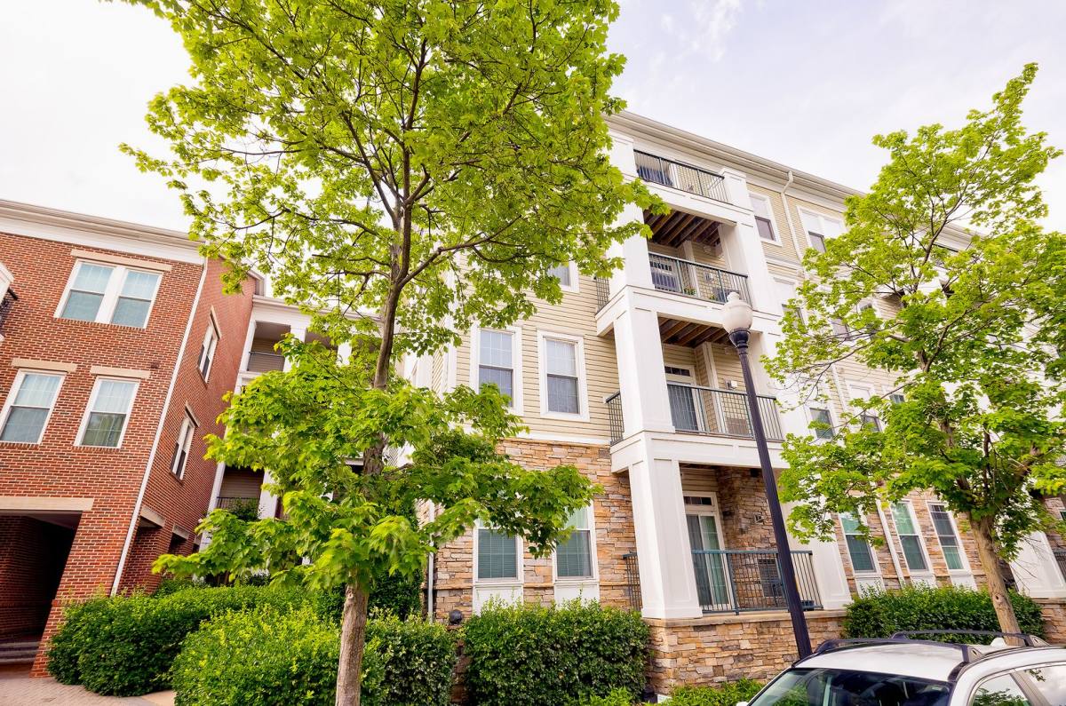 Condo for rent at 2301 25th St S, Arlington, VA 22206