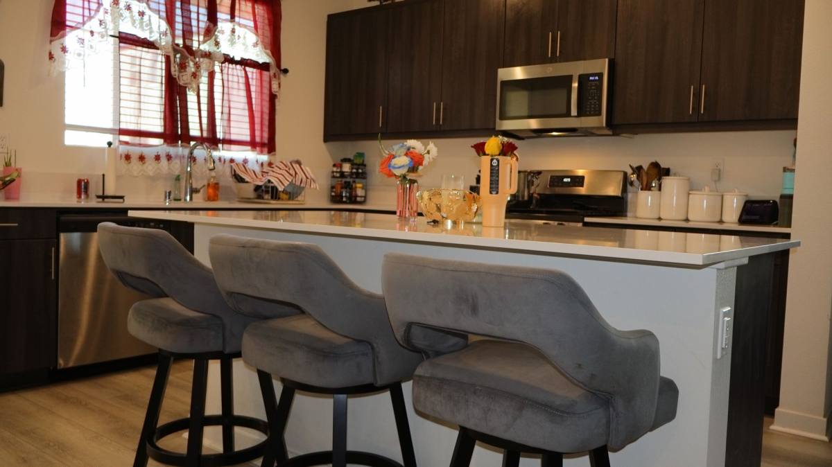 Townhouse for rent at 1644 Waterside Dr, San Diego, CA 92154